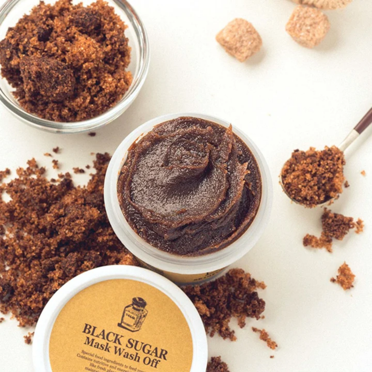 Masque nettoyant au sucre noir