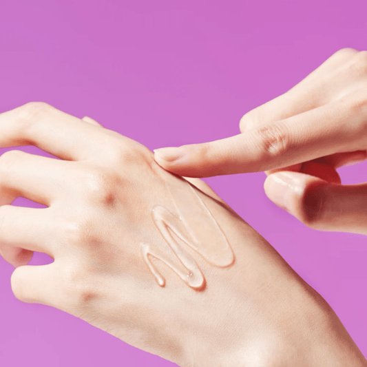 Gel - crème éclaircissant pour le contour des yeux au collagène de la marque TOCOBO