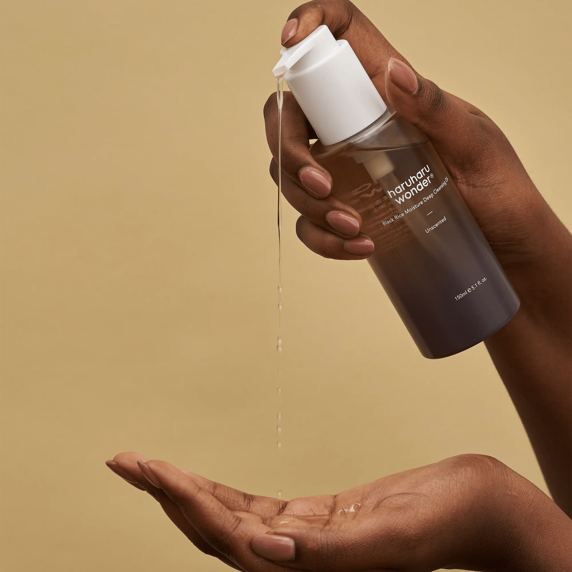 Huile nettoyante hydratante au riz noir de la marque Haruharu WONDER