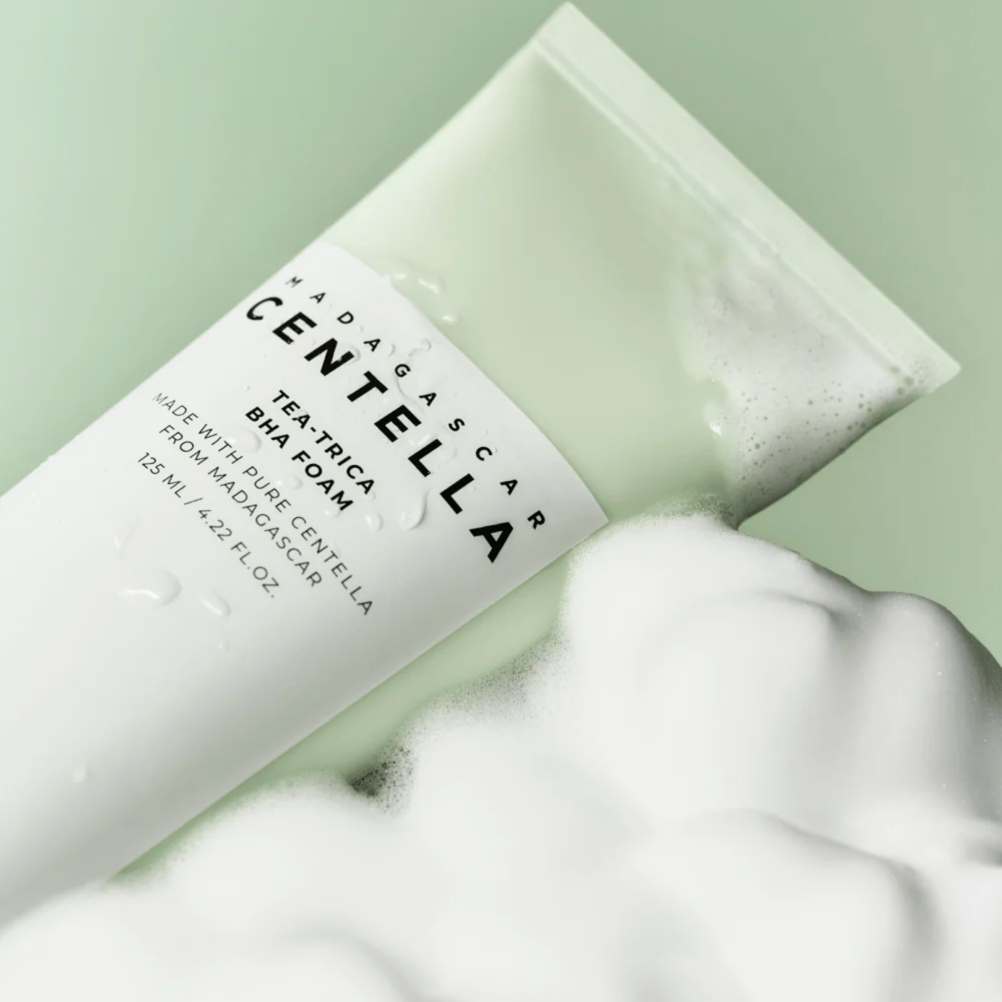 Mousse nettoyante BHA Centella Tea - trica de Madagascar de la marque SKIN1004