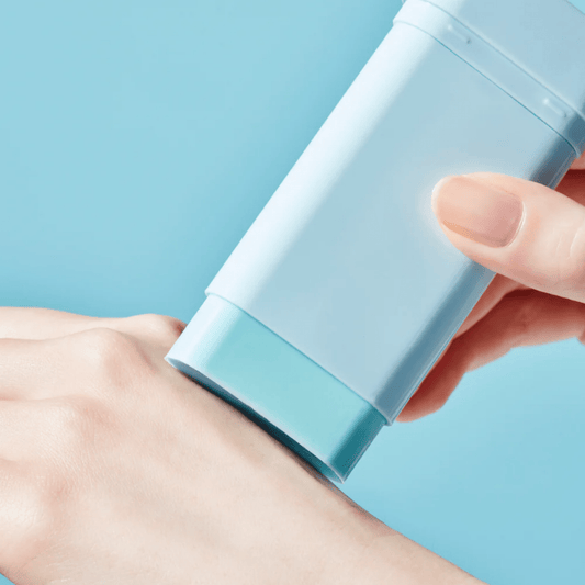 Stick solaire doux en coton de la marque TOCOBO